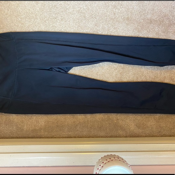 All In Motion Size Medium Black Leggings - Picture 2 of 3